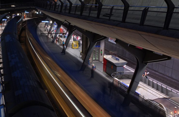 Bahnhof Zuerich Stadelhofen Nacht_ZVV