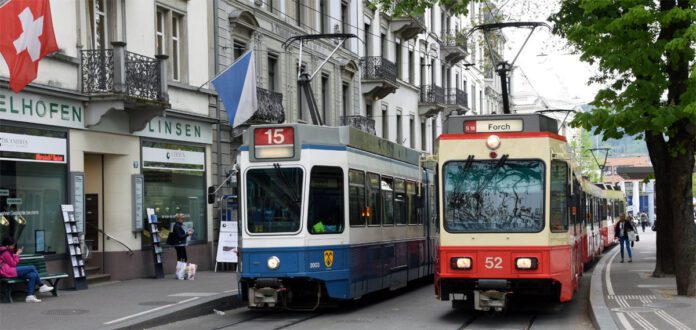 VBZ Tram 2000 Be 46 2003 FB Be 44 52 Bahnhof Stadelhofen_TMZ