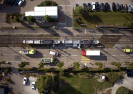 Zürich, Aargauerstrasse: Autolenker nach Kollision mit VBZ Tram 2000 verletzt [aktualisiert]