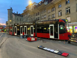 Bern, Kornhausplatz: BERNMOBIL-Combino entgleist [aktualisiert]