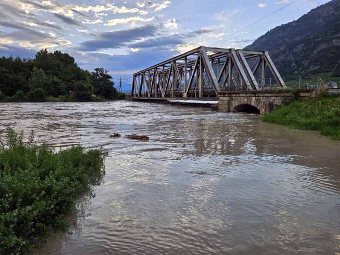 Hochwasser-Wallis_SBB CFF FFS_30 6 24