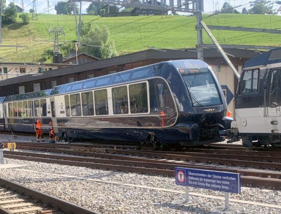 Entgleist MOB GPX Steuerwagen ABst 384 Zweisimmen 2_zVg_9 7 24