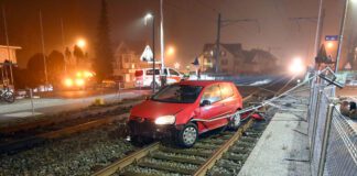 Staad Bahngleisen Bahnhof Auto Gleis_Kapo SG_30 12 24