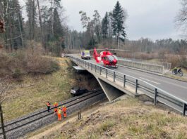 Thalheim Auto Bahntrasse_Kapo ZH_7 2 25